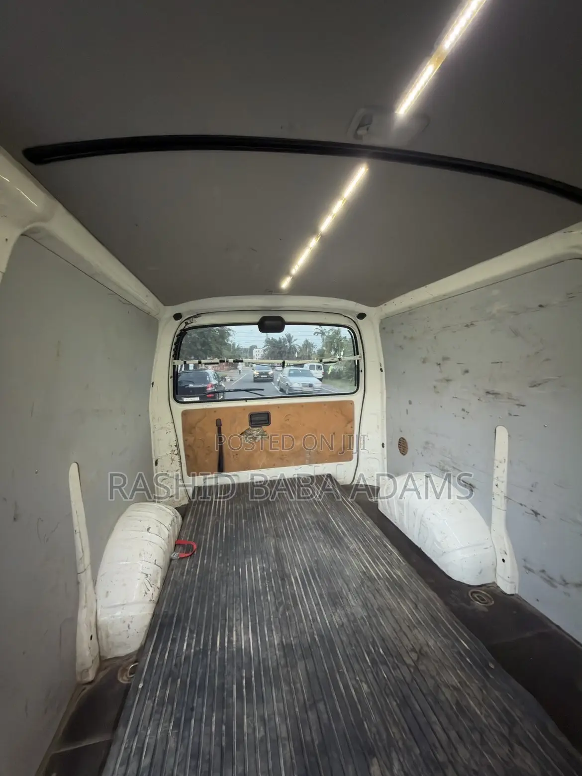 Toyota HiAce 2013 White