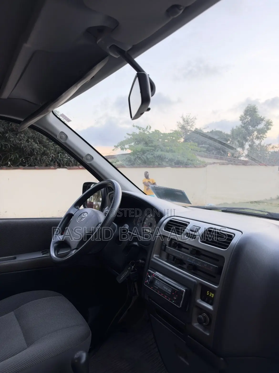 Toyota HiAce 2013 White