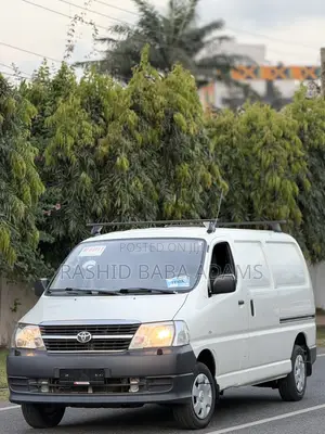 Toyota HiAce 2013 White