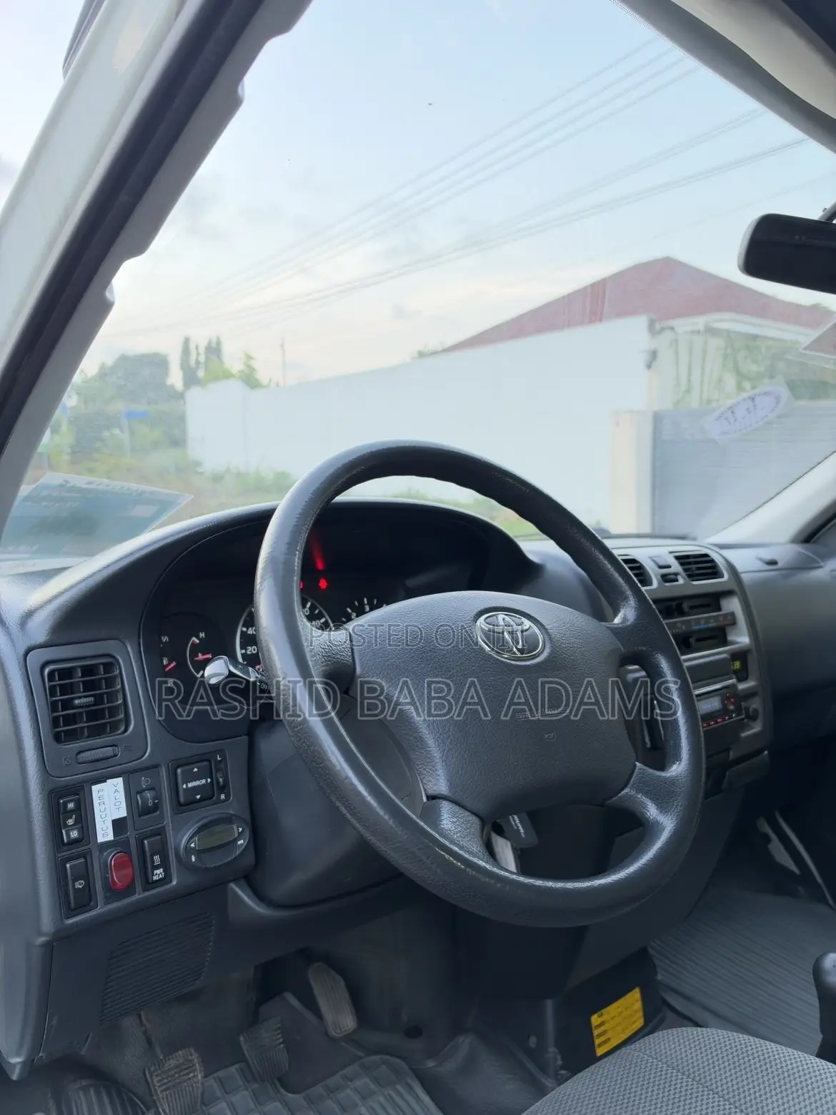 Toyota HiAce 2013 White