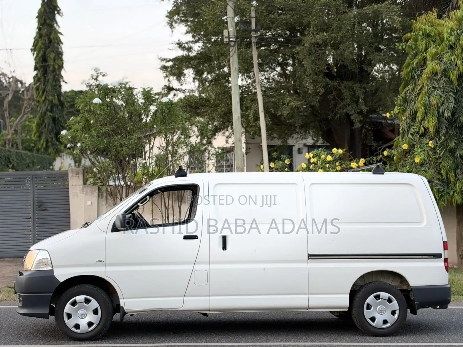 Toyota HiAce 2013 White