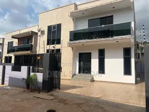 5bdrm House in Pokuase for sale