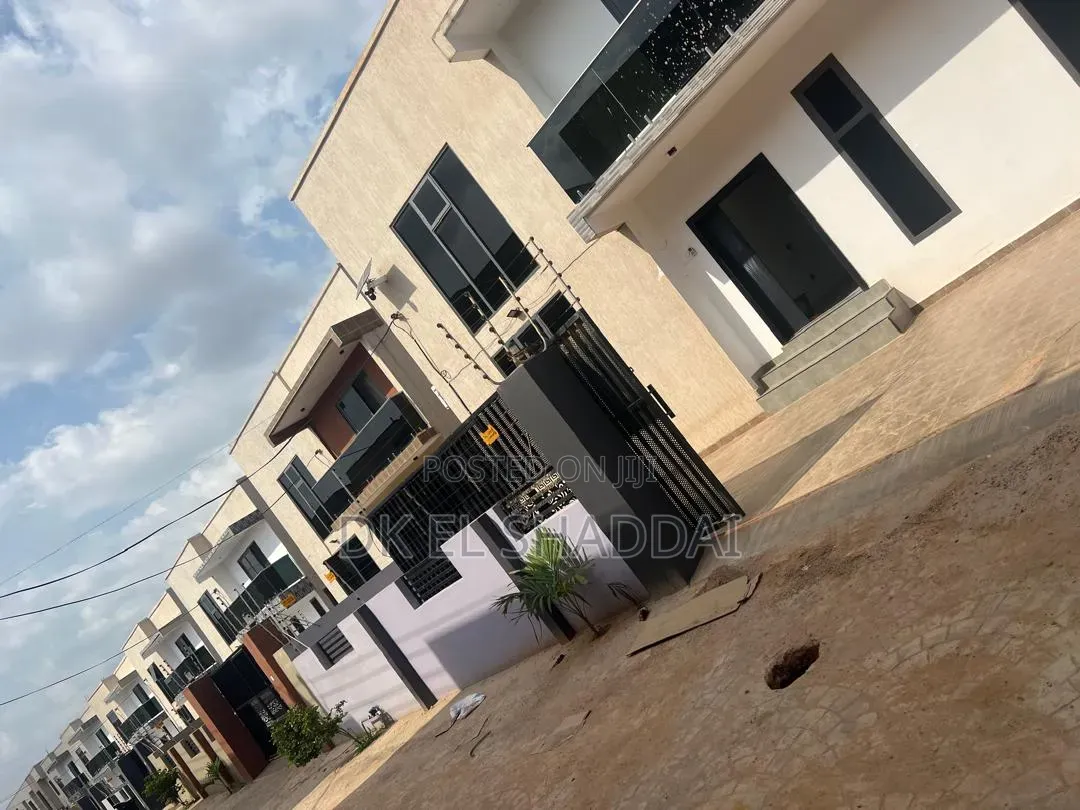 4bdrm House in Pokuase for sale