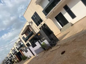 4bdrm House in Pokuase for sale