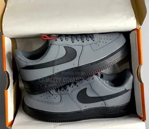 Nike Airforce 1 Low Ash and Black