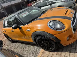 Mini Cooper S 2dr Hatchback (2.0L 4cyl Turbo 6M) 2015 Yellow