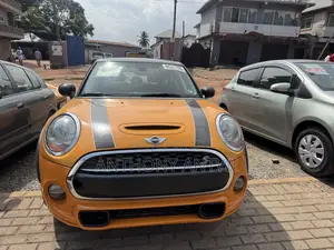 Mini Cooper S 2dr Hatchback (2.0L 4cyl Turbo 6M) 2015 Yellow