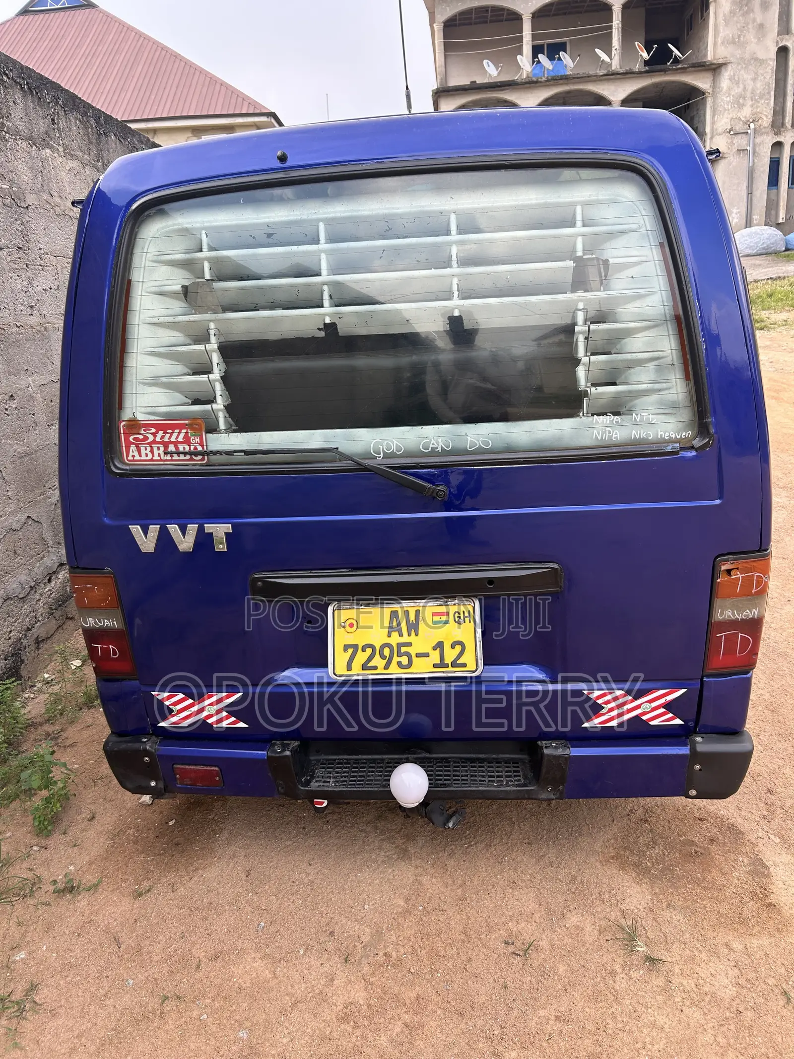 Nissan Caravan (Urvan) 2012 Blue