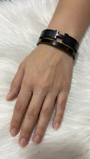 H-Bracelet-Black Stainless-Luxury Minimalist