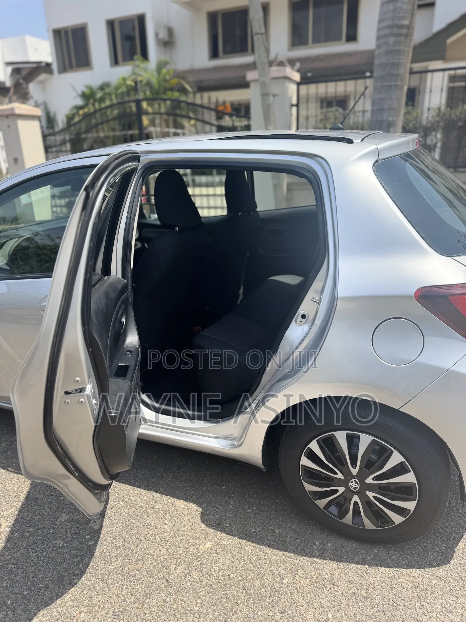 Toyota Yaris L Hatchback 3dr 2017 Silver