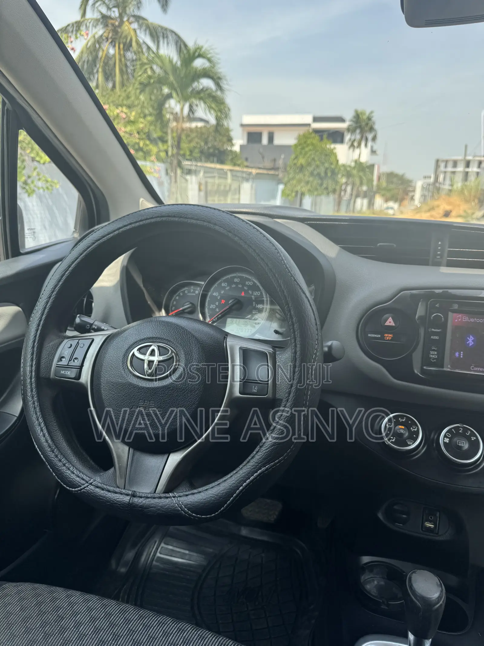 Toyota Yaris L Hatchback 3dr 2017 Silver