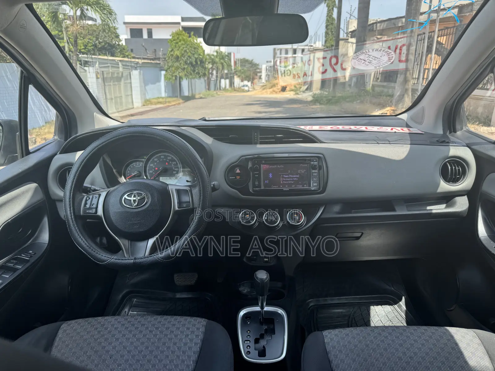 Toyota Yaris L Hatchback 3dr 2017 Silver