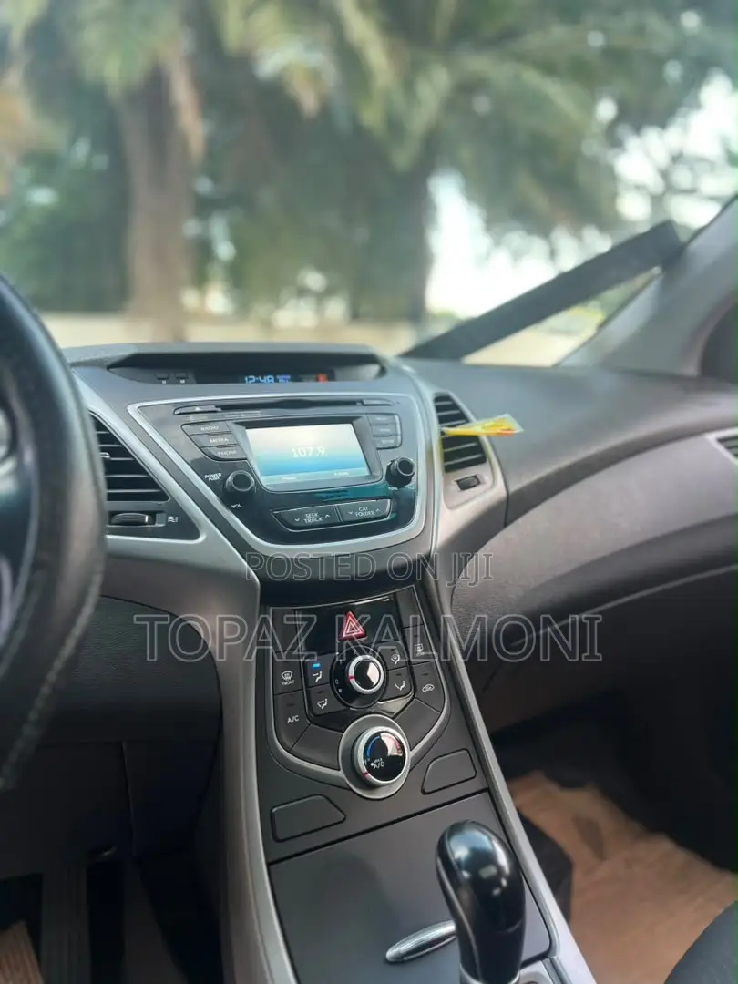 Hyundai Elantra 2015 White