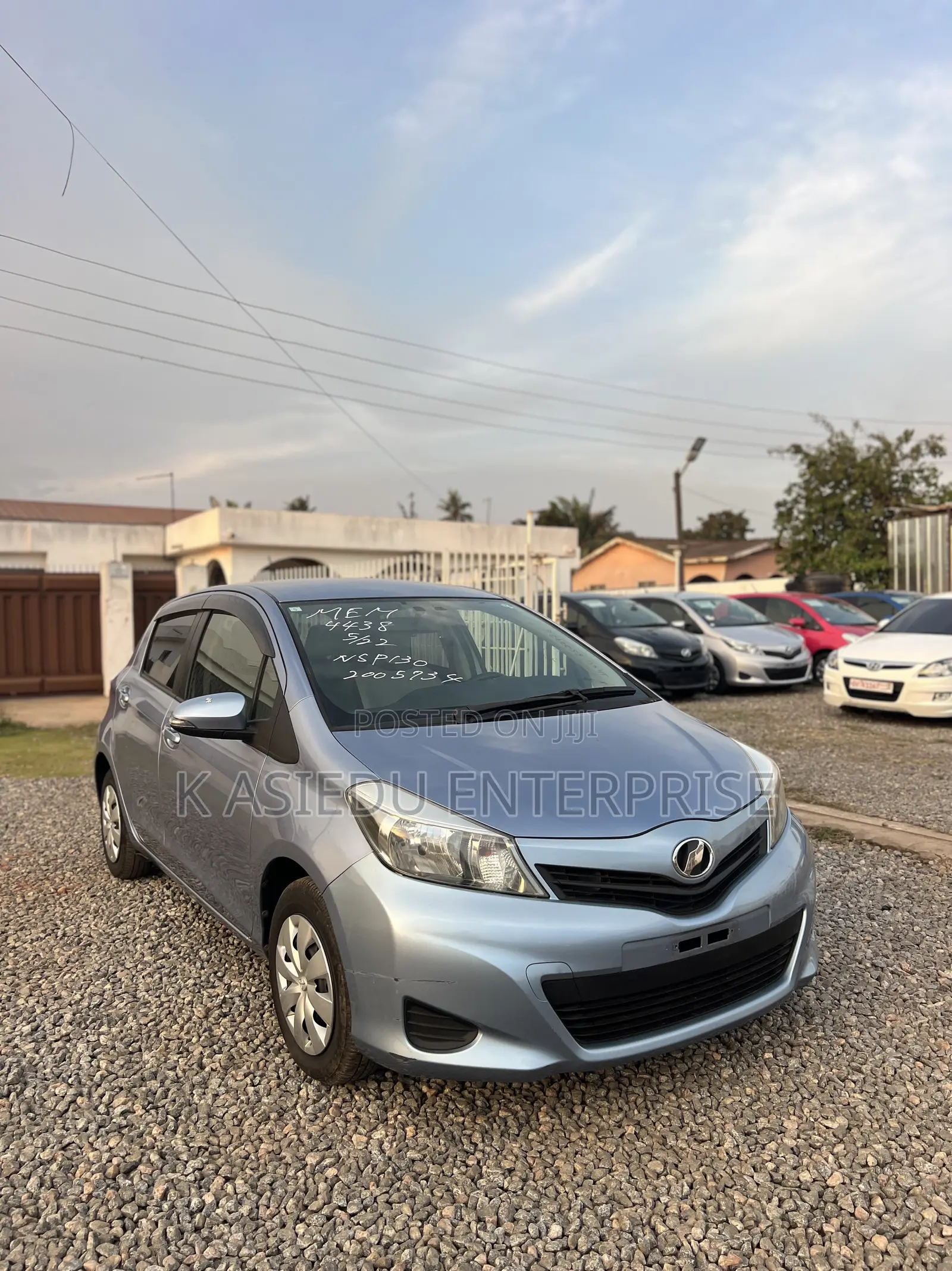 Toyota Vitz 1.3 AWD 3dr 2013 Blue