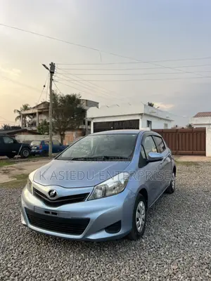 Toyota Vitz 1.3 AWD 3dr 2013 Blue