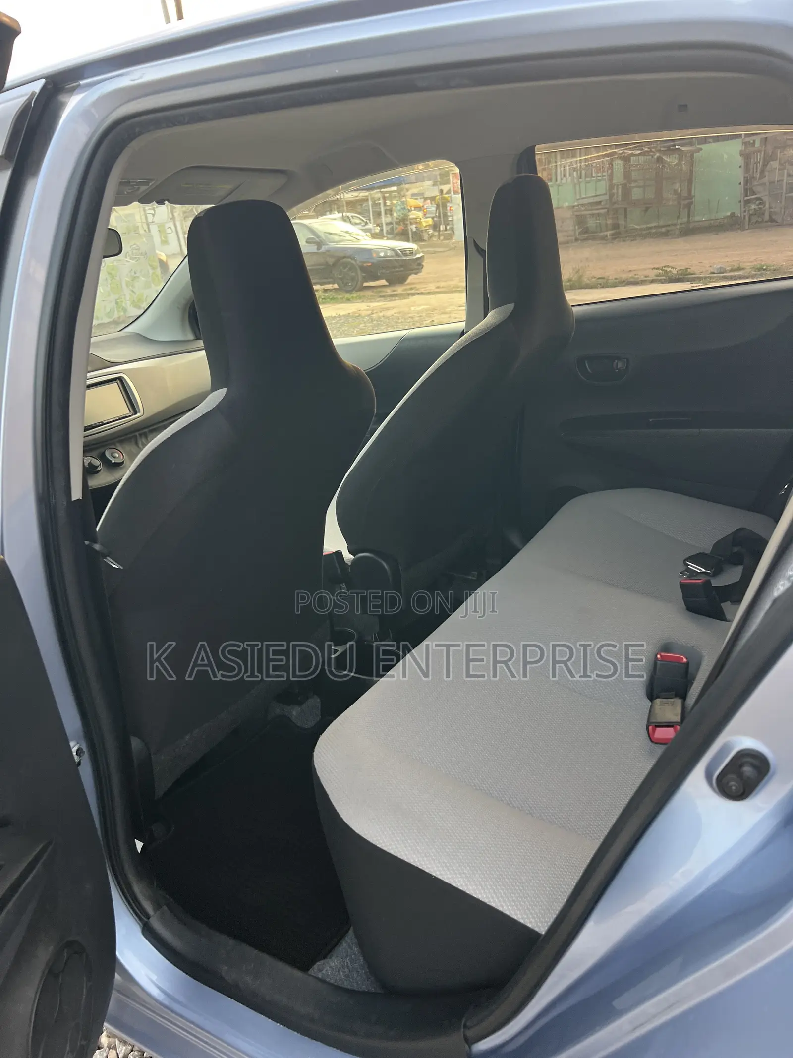 Toyota Vitz 1.3 AWD 3dr 2013 Blue