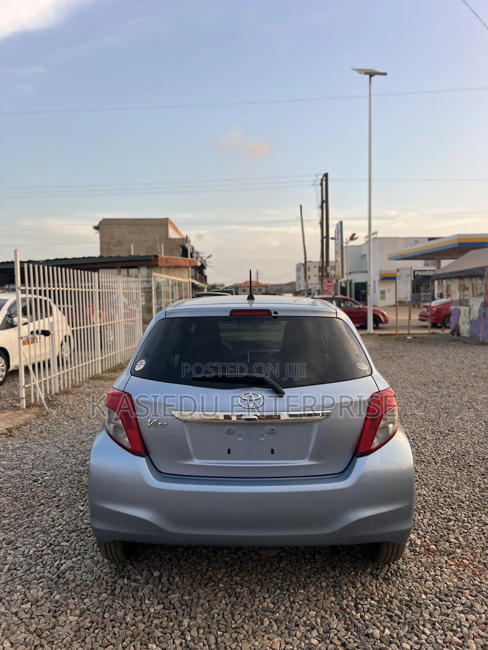 Toyota Vitz 1.3 AWD 3dr 2013 Blue
