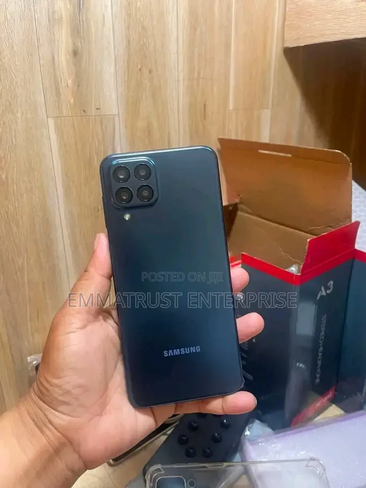 New Samsung Galaxy M33 128 GB Black