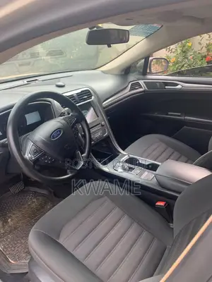 Ford Fusion SE AWD 2018 Gold