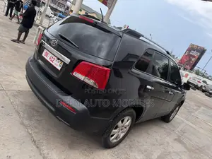 Kia Sportage SX 4dr SUV (2.0L 4cyl Turbo 6A) 2011 Black