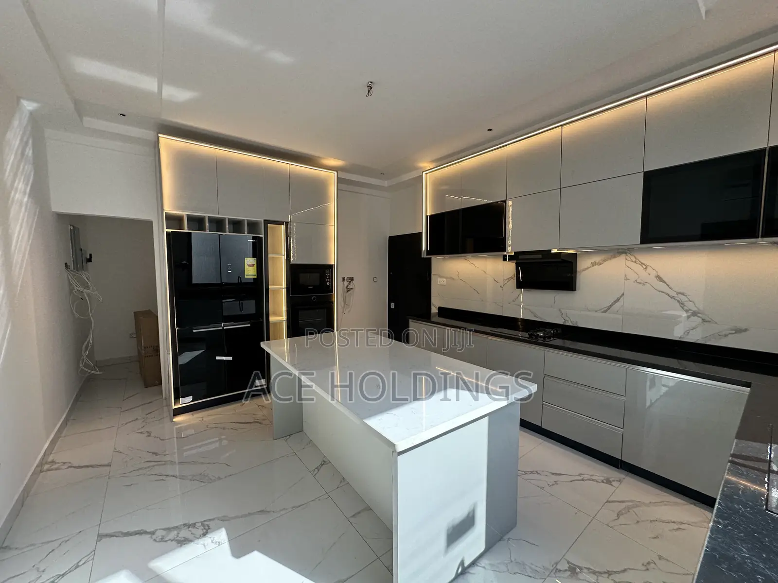 4bdrm Mansion in Amrahia for sale