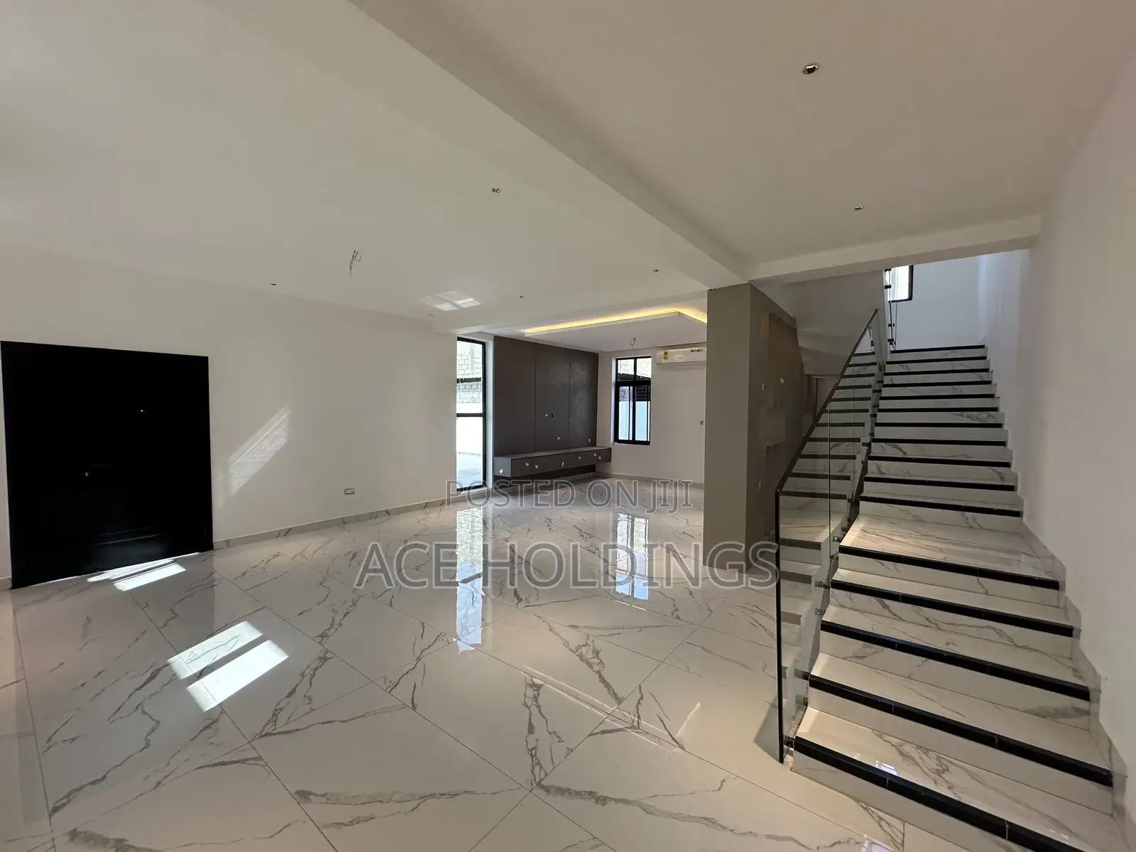 4bdrm Mansion in Amrahia for sale