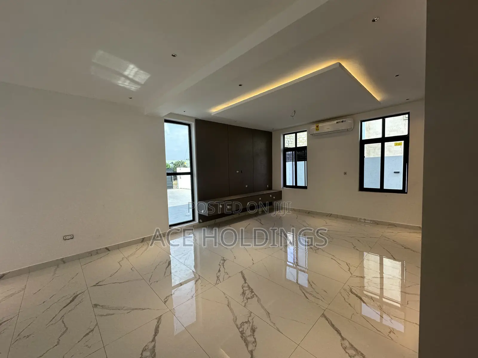 4bdrm Mansion in Amrahia for sale