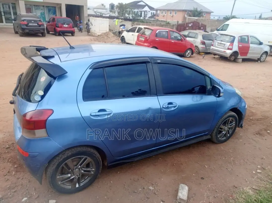 Toyota Vitz 1.3 AWD 3dr 2010 Blue