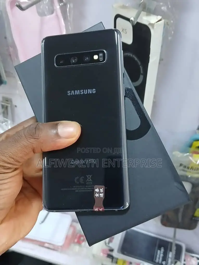 New Samsung Galaxy S10 128 GB Black