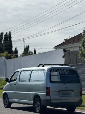 Toyota HiAce 1999 White