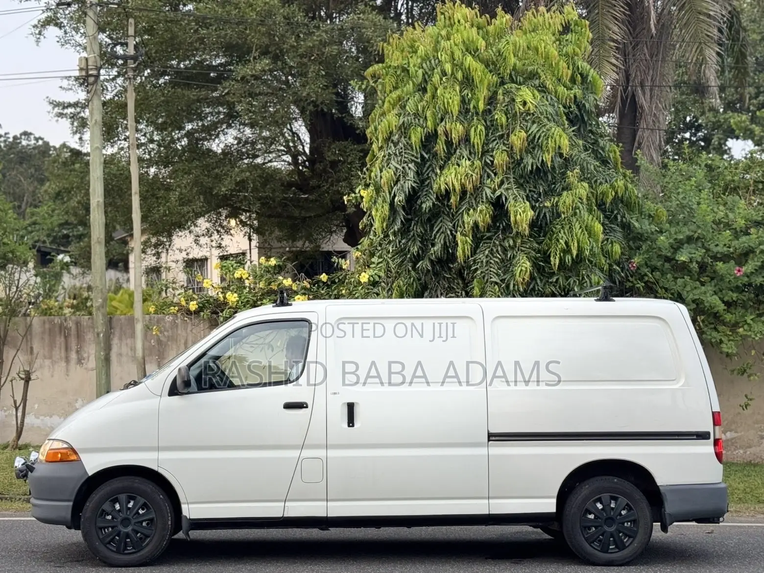 Toyota HiAce 1999 White