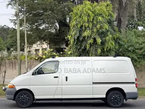 Toyota HiAce 1999 White
