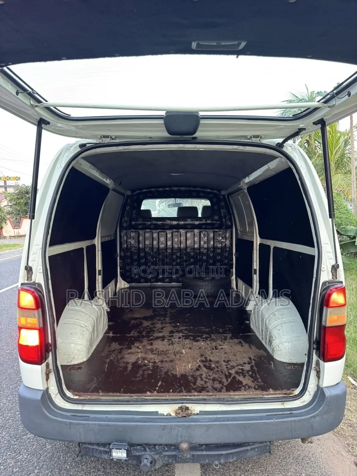 Toyota HiAce 1999 White