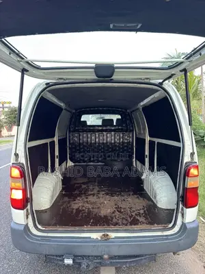 Toyota HiAce 1999 White