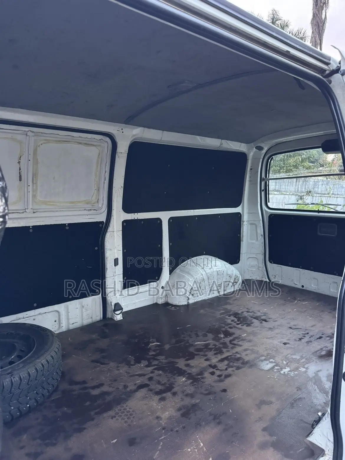 Toyota HiAce 1999 White