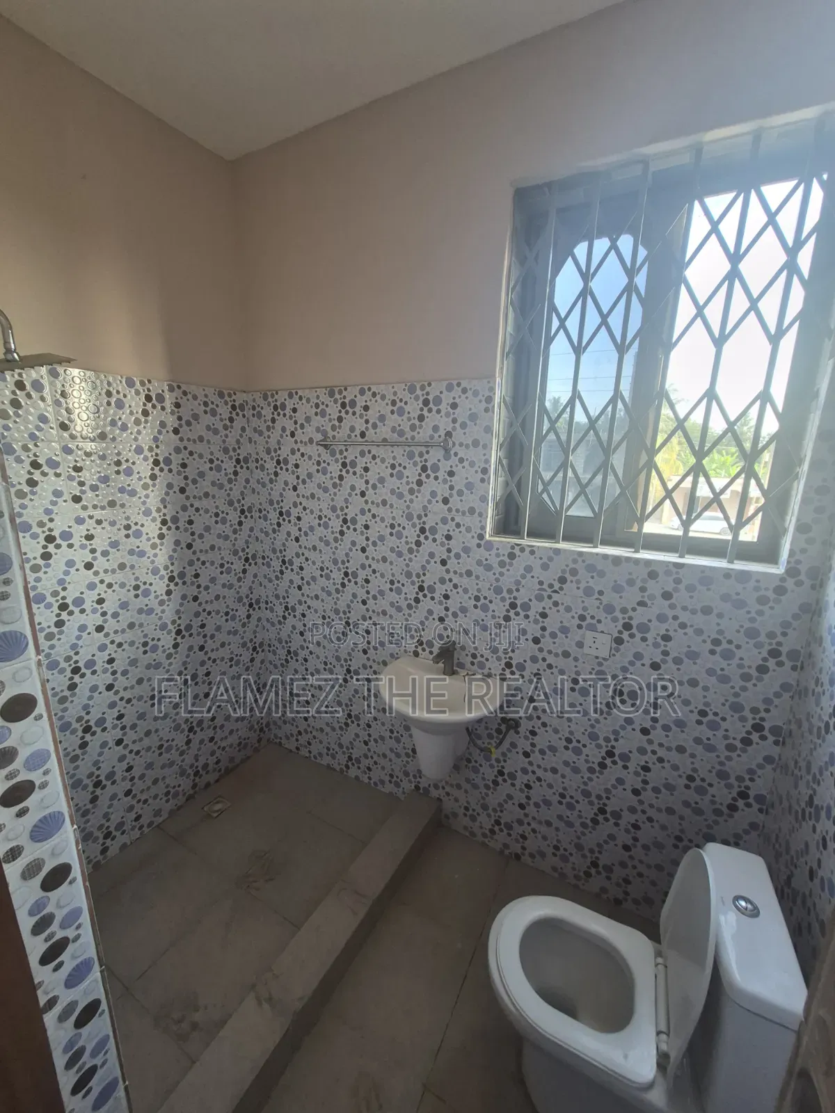 1bdrm Apartment in Kutunse Satellite, Amasaman for rent