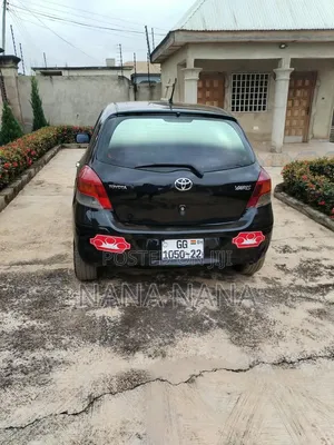 Toyota Yaris 2010 Black