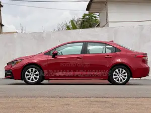 Toyota Corolla LE 2021 Red