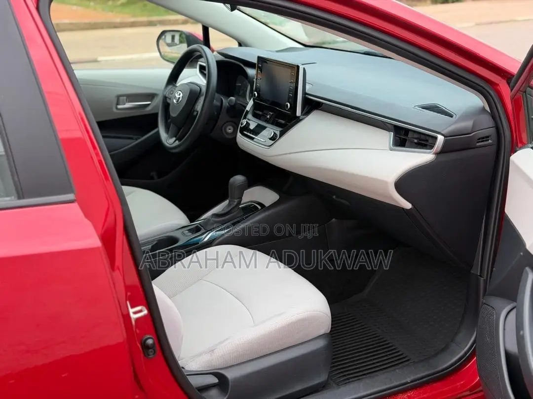 Toyota Corolla LE 2021 Red