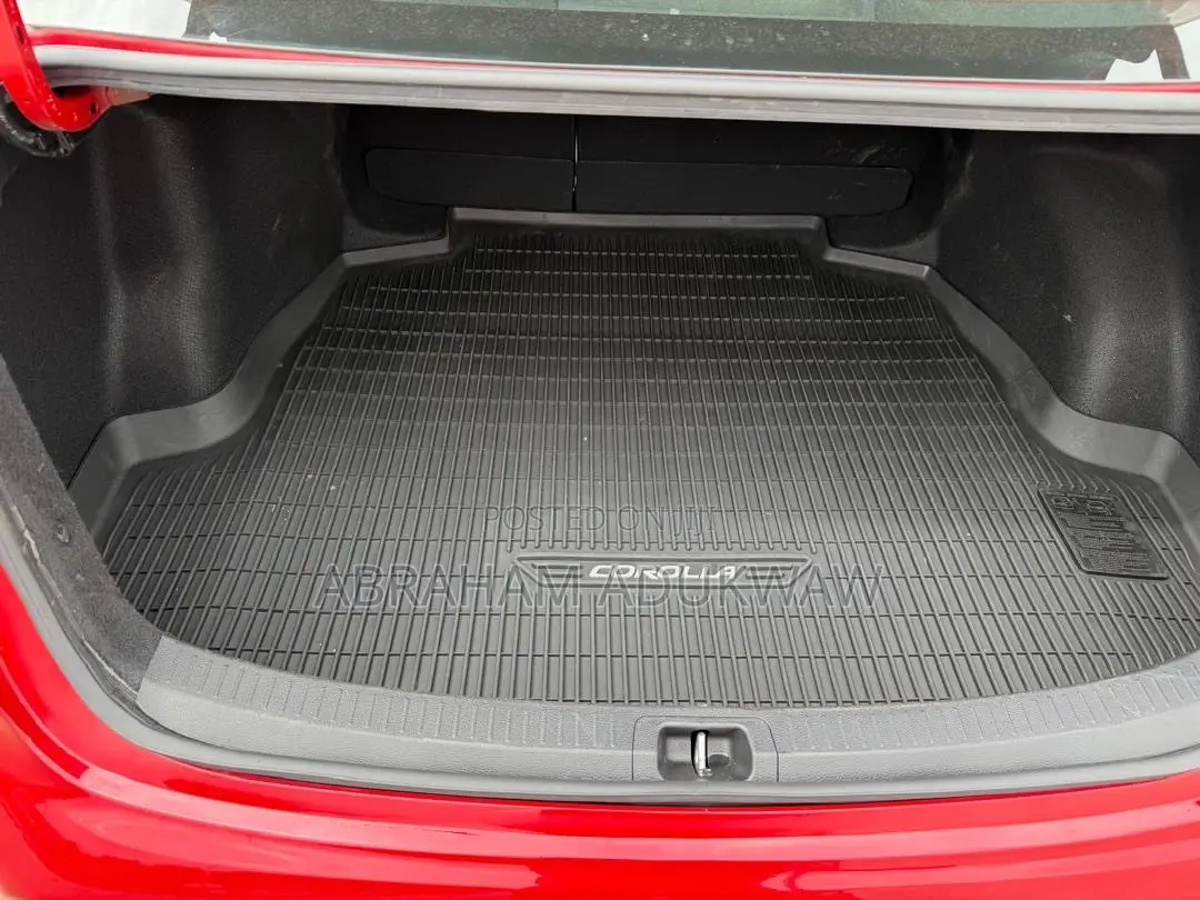 Toyota Corolla LE 2021 Red