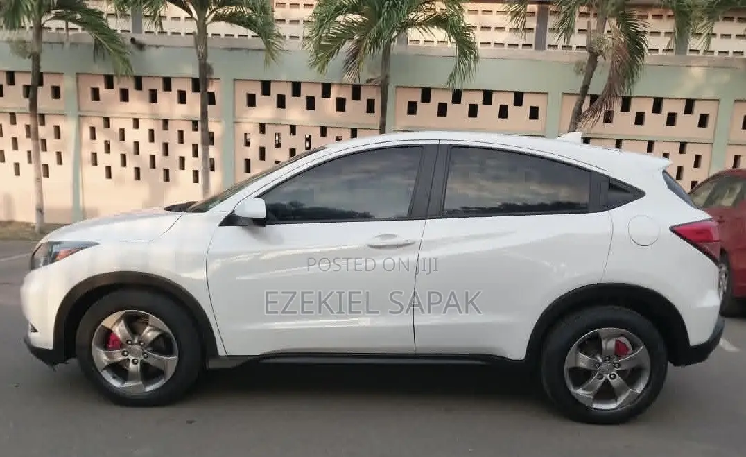 Honda HR-V 4dr SUV (1.5L 4cyl CVT) 2016 White