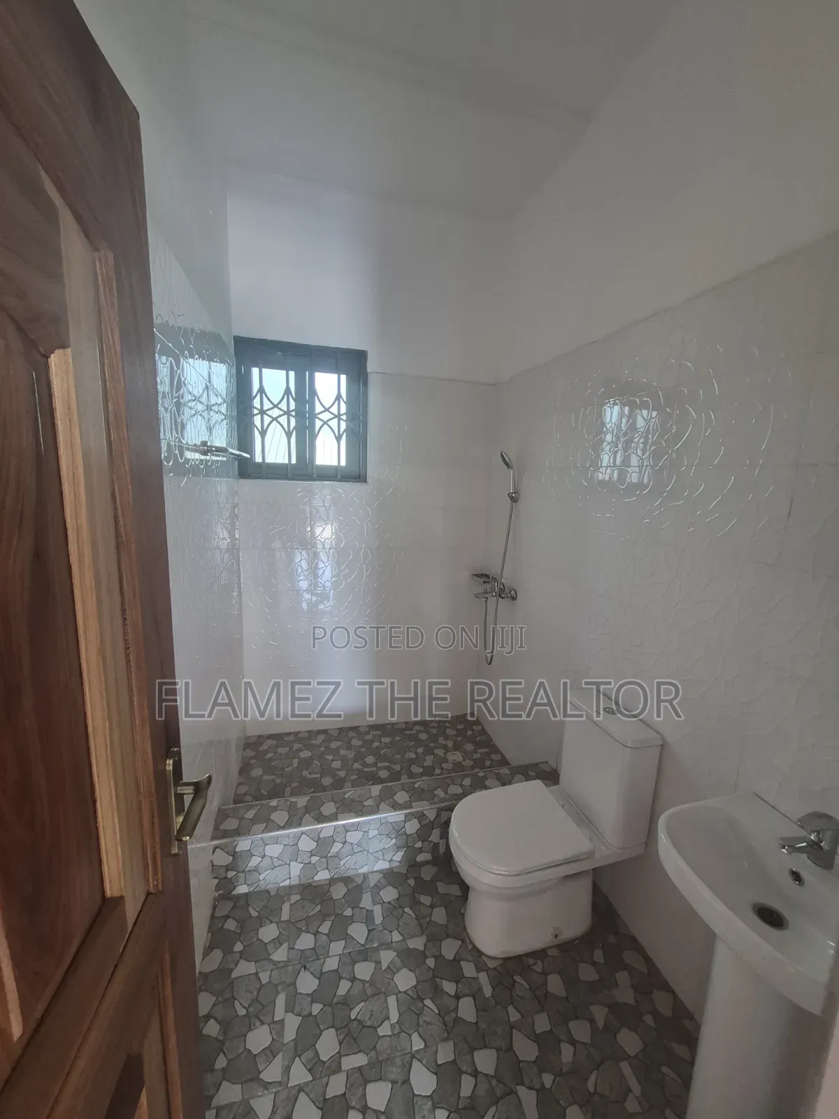 3bdrm Duplex in Acp Franco, Pokuase for sale