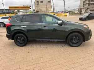 Toyota RAV4 LE FWD (2.5L 4cyl 6A) 2013 Green