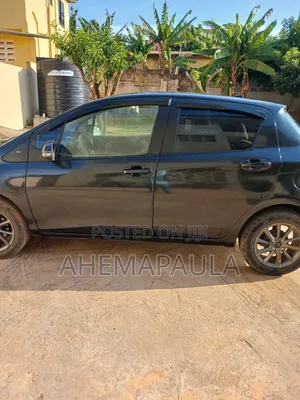 Toyota Vitz 1.3 AWD 3dr 2012 Black