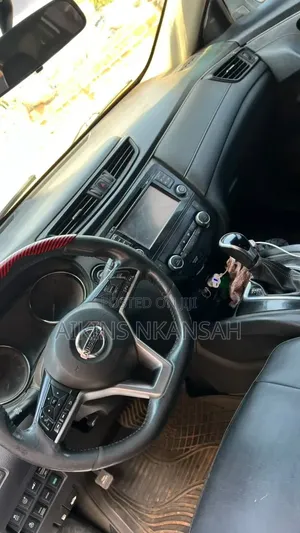 Nissan Rogue SV FWD 2018 White