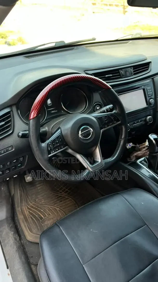 Nissan Rogue SV FWD 2018 White