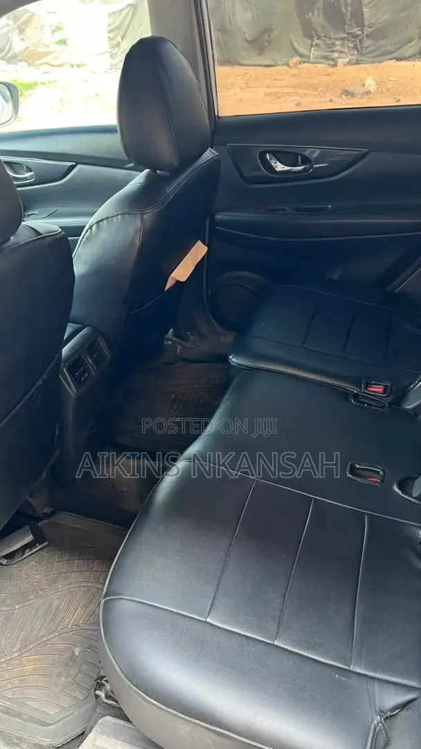 Nissan Rogue SV FWD 2018 White