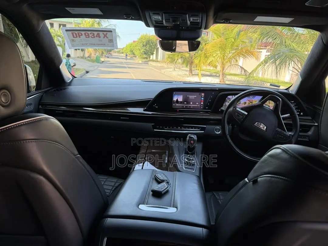 Cadillac Escalade 2022 White