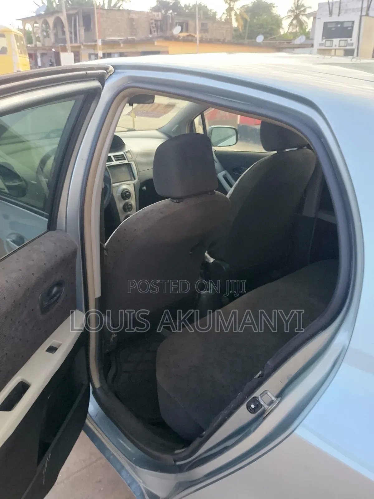 Toyota Vitz 1.3 AWD 3dr 2010 Silver
