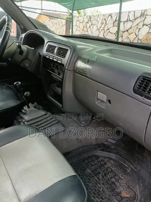 Nissan Hardbody 2007 White